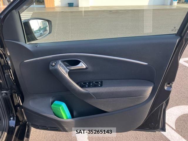 VolksWagen POLO 2016-03 7227128-11