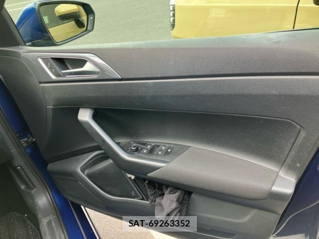 VolksWagen POLO 2018-05 7227132-12
