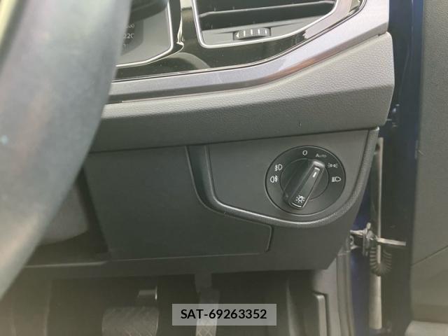 VolksWagen POLO 2018-05 7227132-15