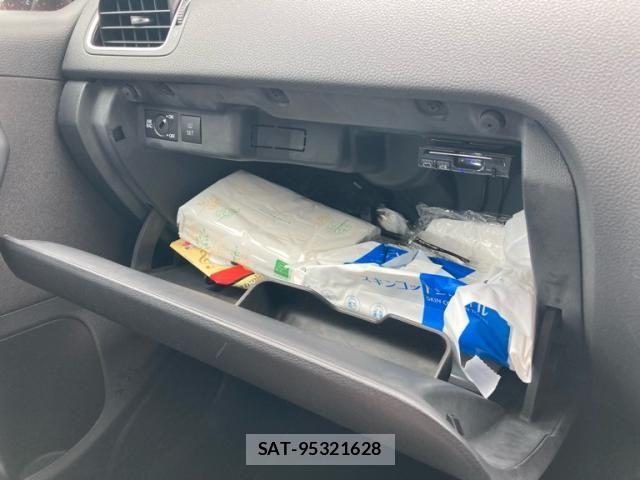 VolksWagen POLO 2010-05 7252853-18