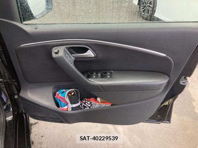 VolksWagen POLO 2017-09 7252850-13