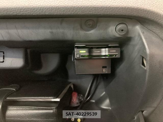 VolksWagen POLO 2017-09 7252850-23