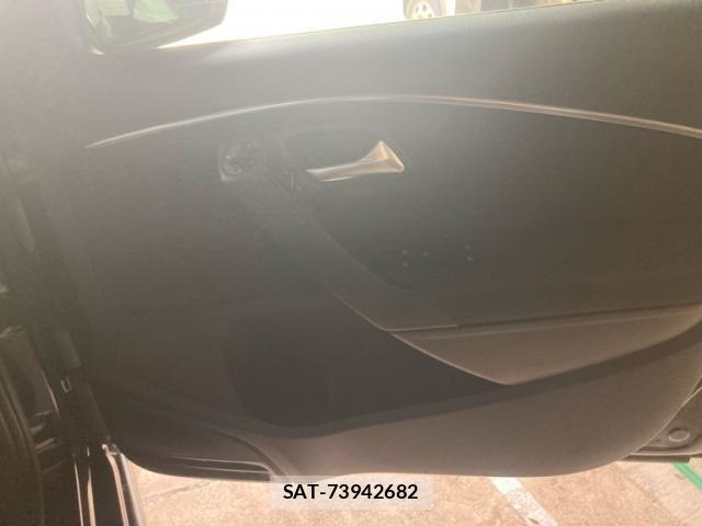 VolksWagen POLO 2014-10 7252855-7