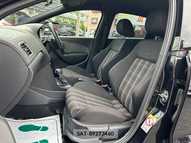 VolksWagen POLO 2012-08 7331198-16