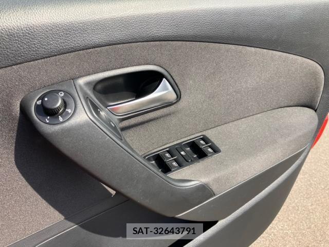VolksWagen POLO 2012-09 7331202-14