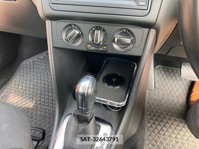 VolksWagen POLO 2012-09 7331202-16