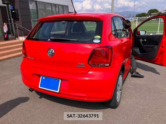 VolksWagen POLO 2012-09 7331202-2