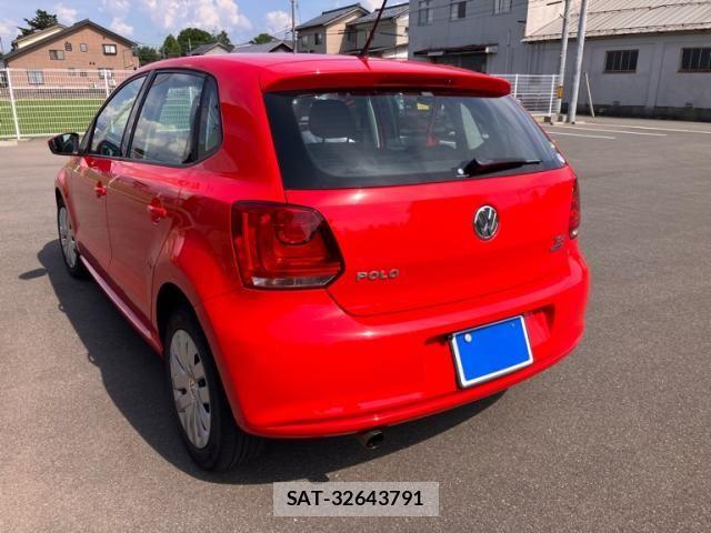 VolksWagen POLO 2012-09 7331202-3
