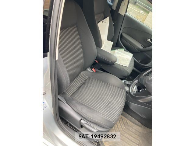 VolksWagen POLO 2012-03 7331201-14