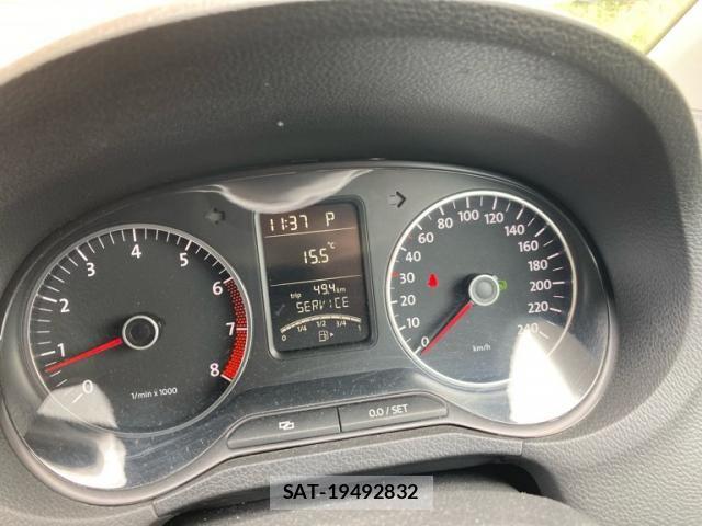 VolksWagen POLO 2012-03 7331201-17