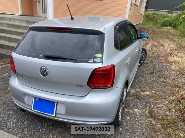 VolksWagen POLO 2012-03 7331201-3