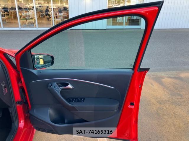 VolksWagen POLO 2015-07 7394860-10