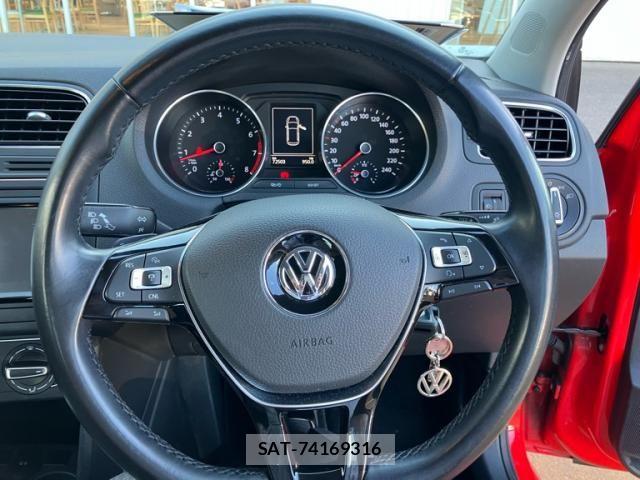 VolksWagen POLO 2015-07 7394860-11