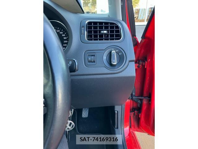 VolksWagen POLO 2015-07 7394860-13