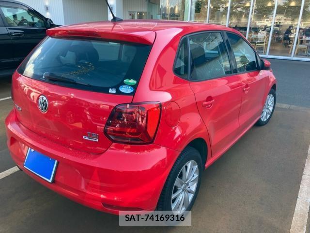 VolksWagen POLO 2015-07 7394860-8