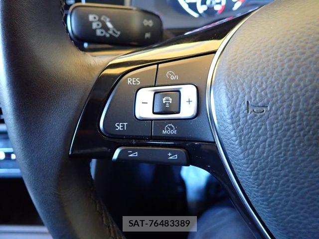 VolksWagen POLO 2018-06 7458834-17