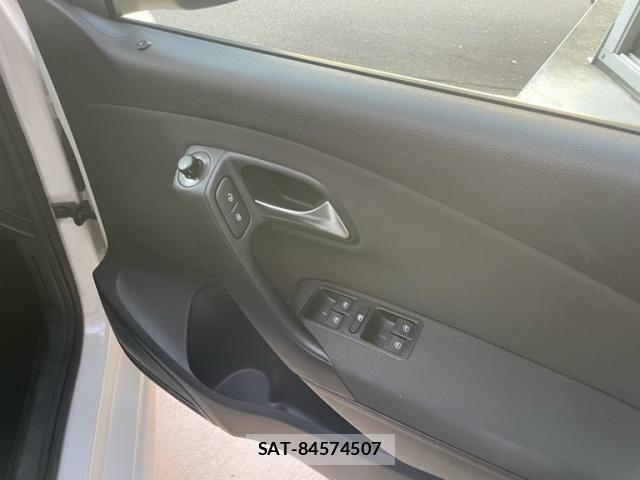 VolksWagen POLO 2014-03 7458839-13