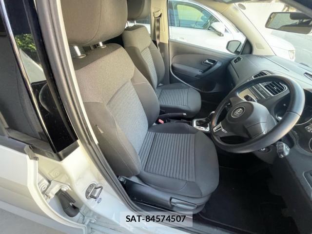 VolksWagen POLO 2014-03 7458839-16