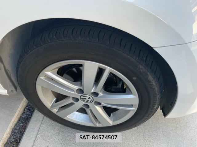 VolksWagen POLO 2014-03 7458839-3