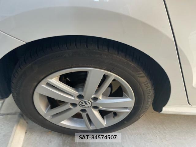 VolksWagen POLO 2014-03 7458839-4