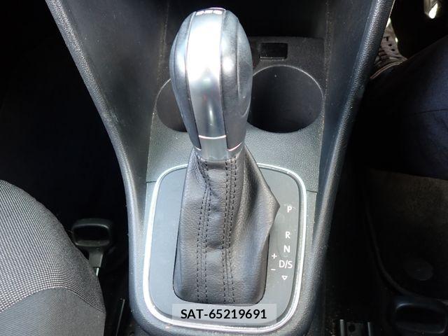 VolksWagen POLO 2015-06 7563087-10
