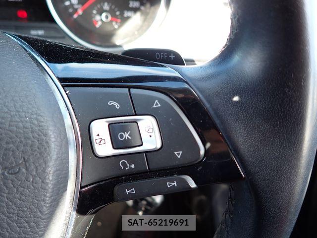 VolksWagen POLO 2015-06 7563087-12