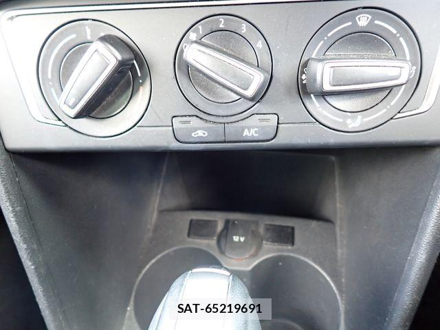 VolksWagen POLO 2015-06 7563087-13