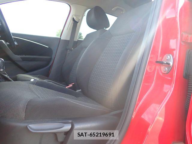 VolksWagen POLO 2015-06 7563087-16