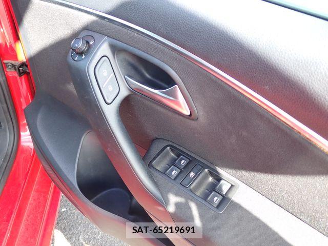 VolksWagen POLO 2015-06 7563087-18