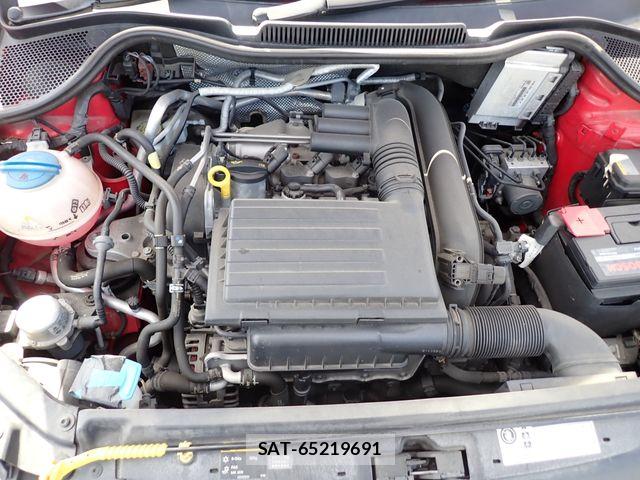 VolksWagen POLO 2015-06 7563087-23