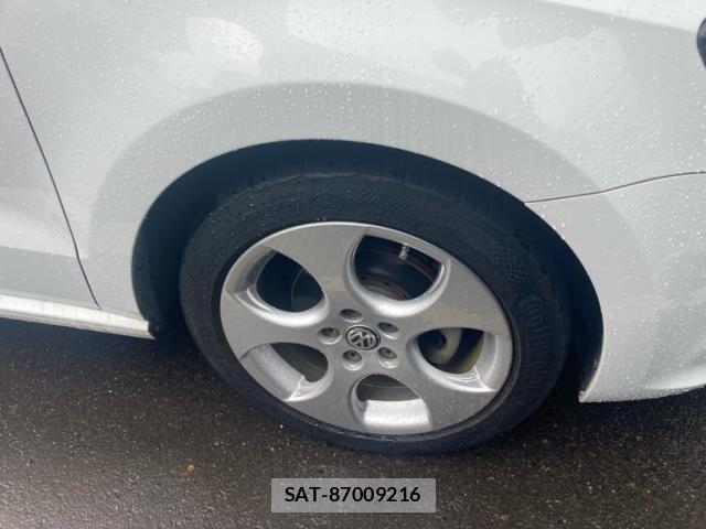 VolksWagen POLO 2016-10 7563089-10