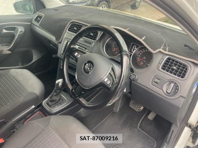 VolksWagen POLO 2016-10 7563089-14