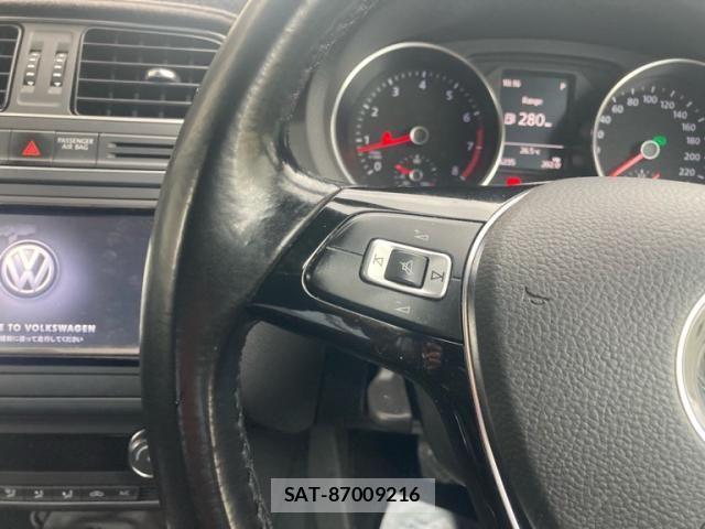 VolksWagen POLO 2016-10 7563089-19