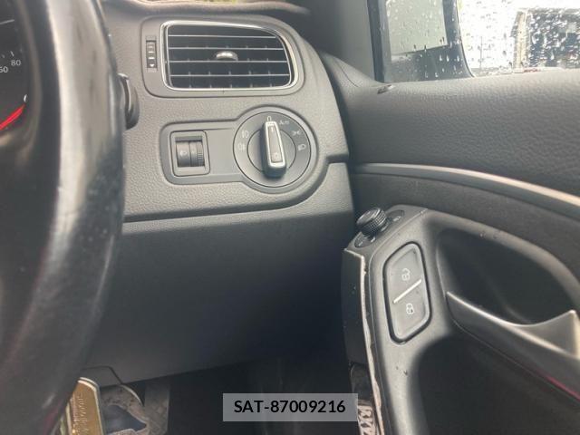 VolksWagen POLO 2016-10 7563089-21