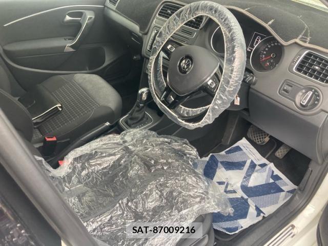 VolksWagen POLO 2016-10 7563089-27