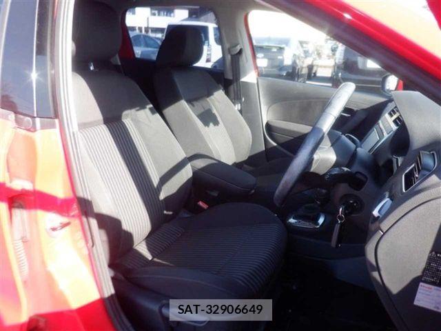 VolksWagen POLO 2011-06 7621340-3