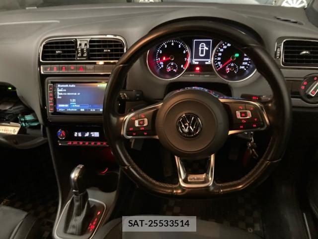 VolksWagen POLO 2017-08 7621346-10