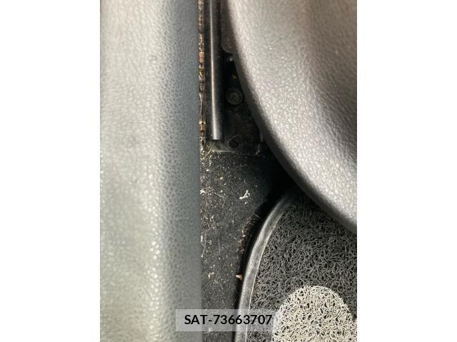 VolksWagen POLO 2011-04 7621349-17