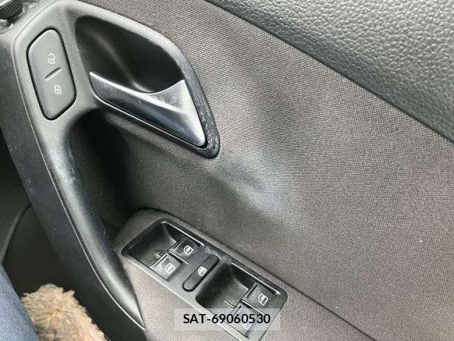 VolksWagen POLO 2013-08 7621348-16
