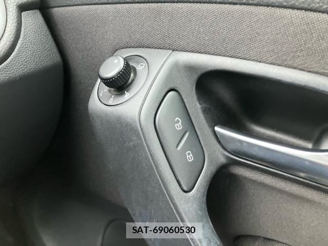 VolksWagen POLO 2013-08 7621348-17