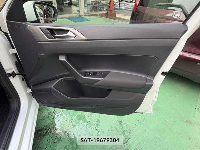 VolksWagen POLO 2021-02 7621342-11