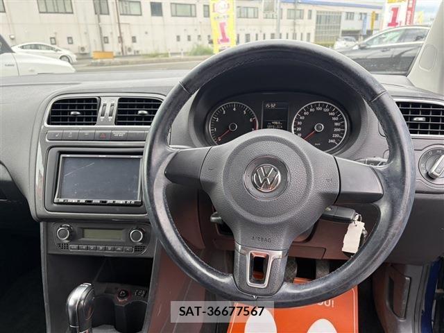 VolksWagen POLO 2011-05 7730737-12