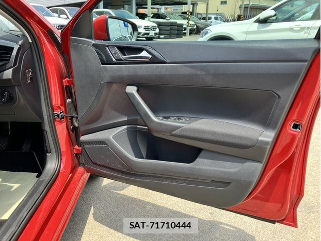 VolksWagen POLO 2023-10 7790519-10