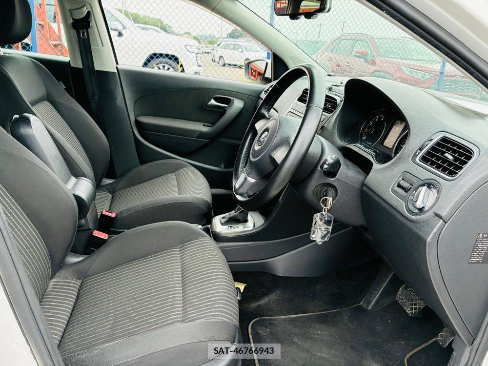 VolksWagen POLO 2010-06 7331200-11