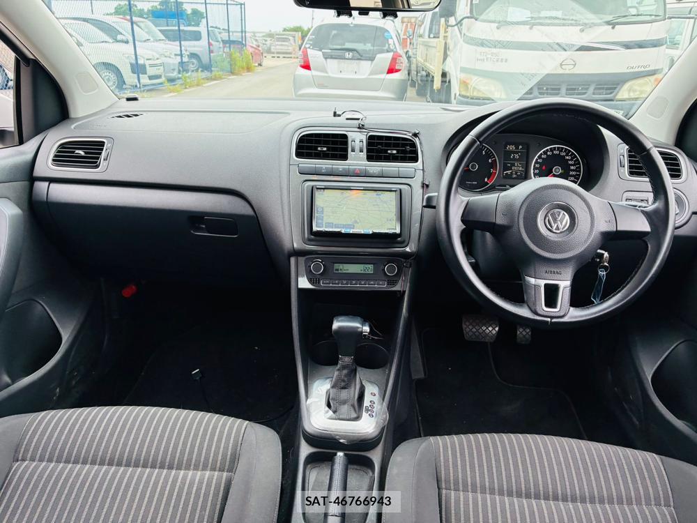 VolksWagen POLO 2010-06 7331200-12