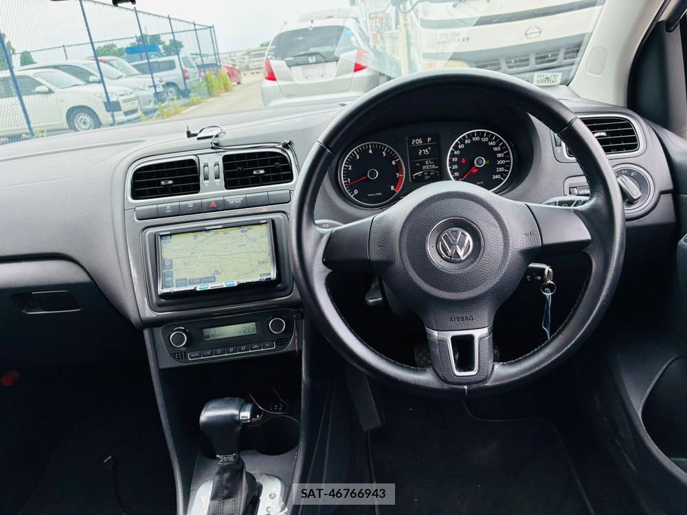 VolksWagen POLO 2010-06 7331200-13