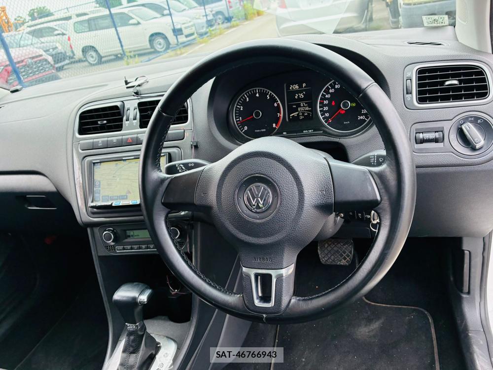 VolksWagen POLO 2010-06 7331200-14