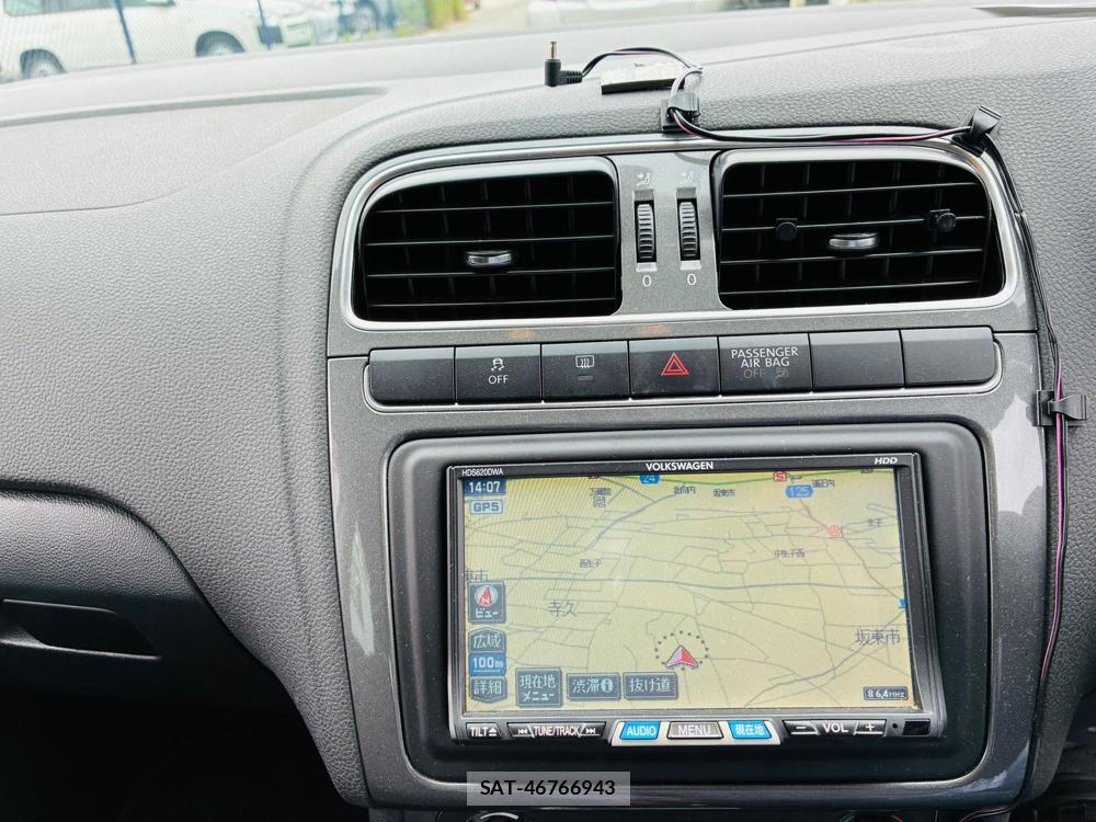 VolksWagen POLO 2010-06 7331200-18