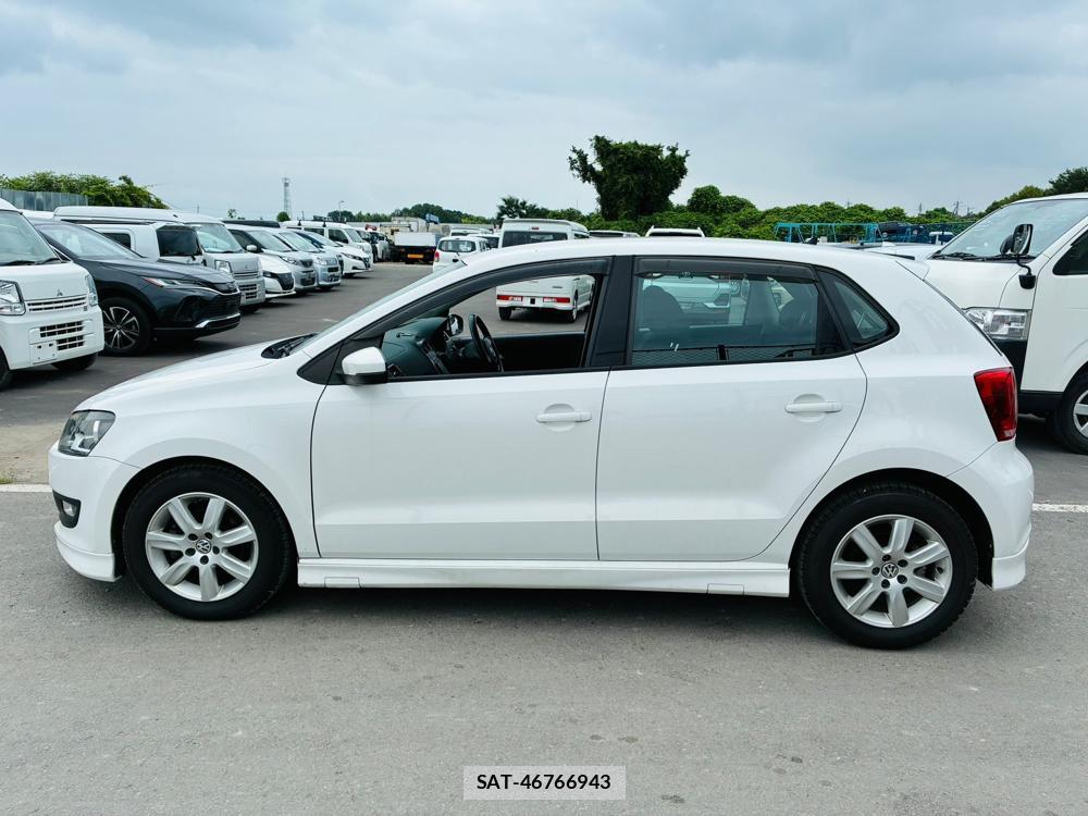 VolksWagen POLO 2010-06 7331200-1