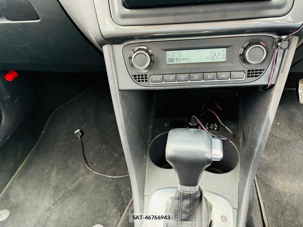 VolksWagen POLO 2010-06 7331200-19